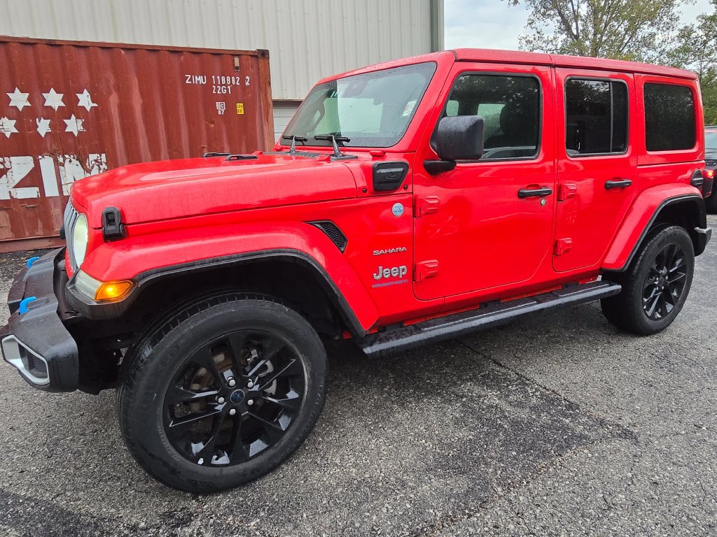 Used 2024 Jeep Wrangler Unlimited Sahara AWD/4WD image 2