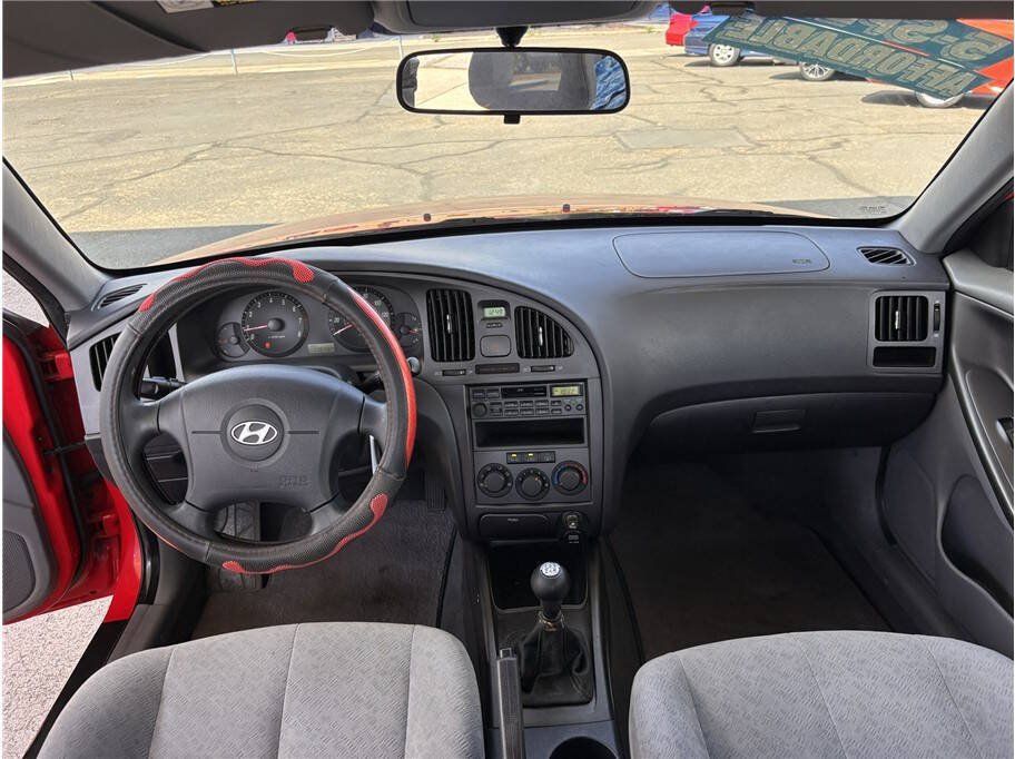 Used 2005 Hyundai Elantra GLS FWD image 10