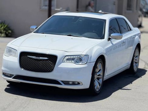 Used 2019 Chrysler 300 Limited RWD image 5