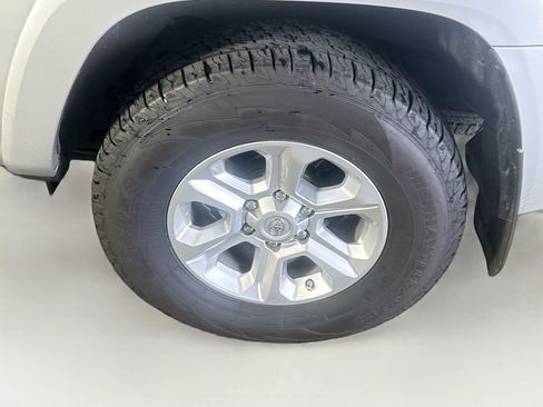 Used 2021 Toyota 4Runner SR5 AWD/4WD image 11