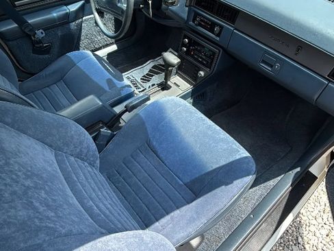 Used 1991 Oldsmobile Cutlass Calais Sedan FWD image 24