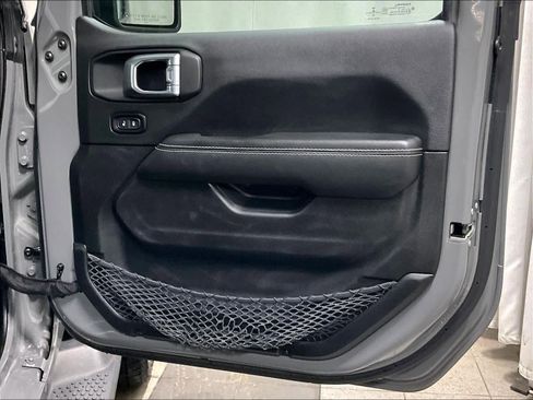 Used 2023 Jeep Wrangler Sahara w/ Cold Weather Group AWD/4WD image 12