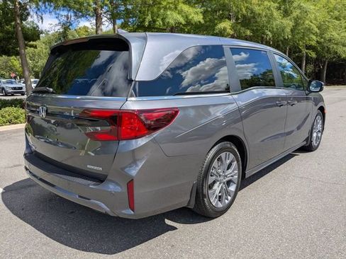 Certified 2025 Honda Odyssey Touring image 8