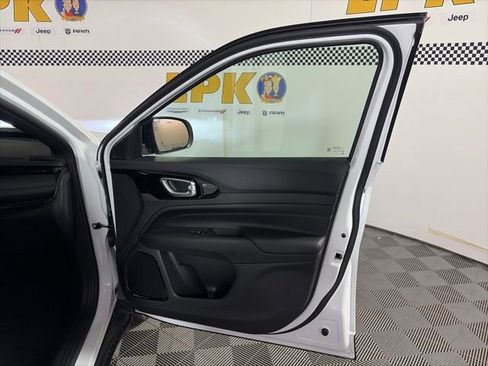 New 2026 Jeep Compass Latitude image 15