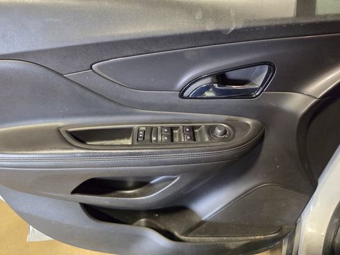 Used 2019 Buick Encore Preferred FWD image 5