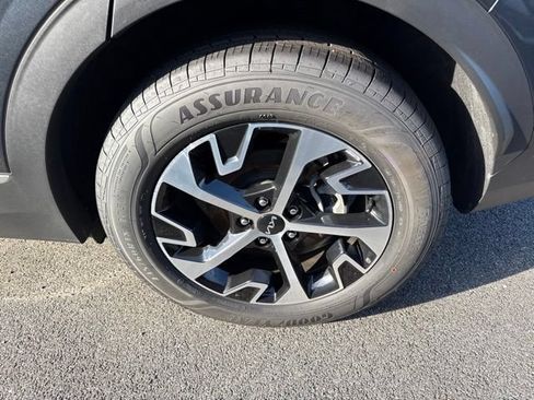 Used 2025 Kia Sportage EX AWD/4WD image 5