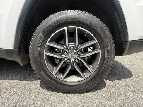 Used 2018 Jeep Grand Cherokee Limited RWD image 17