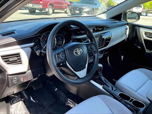 Used 2015 Toyota Corolla LE image 13