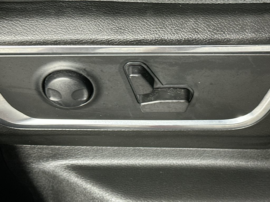 Used 2025 RAM 1500 Laramie w/ Sport Appearance Package AWD/4WD image 24