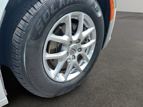 Used 2024 Chrysler Pacifica Touring-L FWD image 22