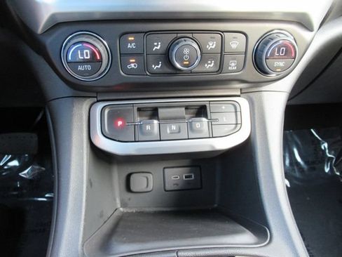 Used 2023 GMC Acadia SLE w/ Driver Convenience Package AWD/4WD image 26