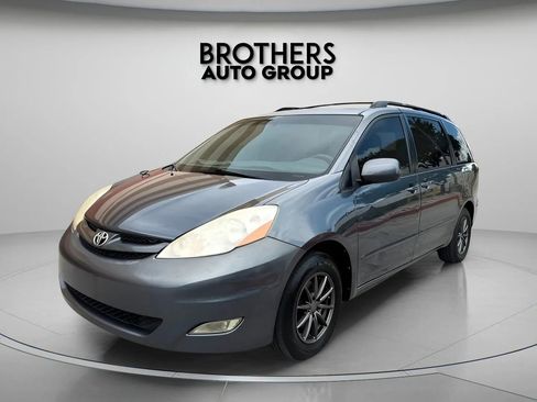 Used 2008 Toyota Sienna XLE Limited FWD image 7
