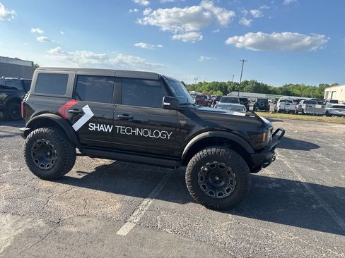 Used 2021 Ford Bronco Badlands image 15