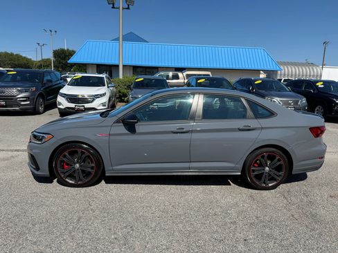 Used 2019 Volkswagen Jetta GLI FWD image 3