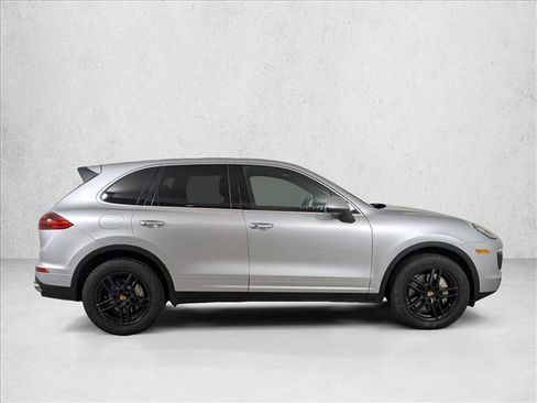 Used 2017 Porsche Cayenne S AWD/4WD image 8