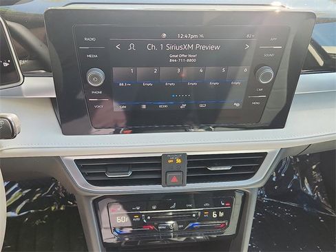 New 2025 Volkswagen Taos SE image 10