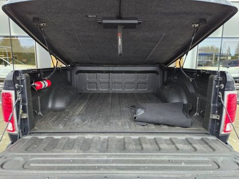 Used 2015 RAM 1500 Laramie w/ Convenience Group AWD/4WD image 10