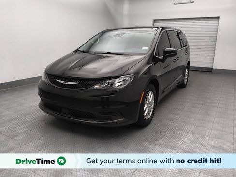 Used 2024 Chrysler Voyager LX FWD image 1