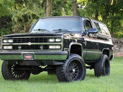 Used 1990 Chevrolet Blazer 4WD image 2