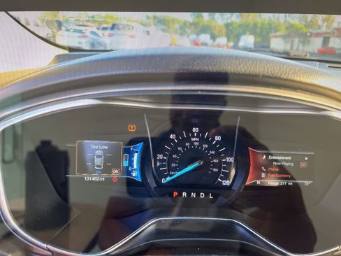 Used 2018 Ford Fusion SE w/ Equipment Group 602A image 5