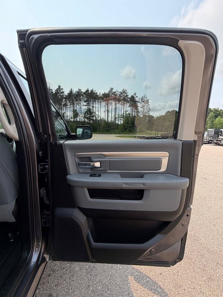 Used 2018 RAM 1500 Classic SLT AWD/4WD image 20