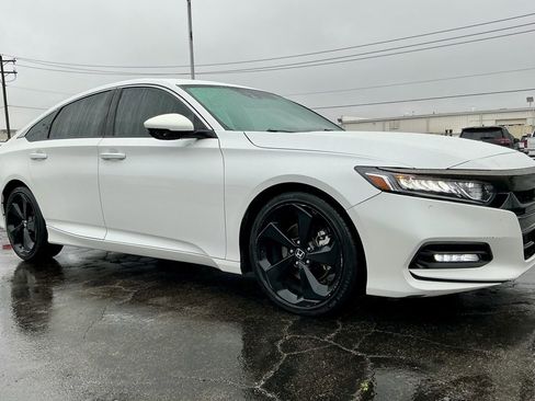 Used 2018 Honda Accord Sport image 6