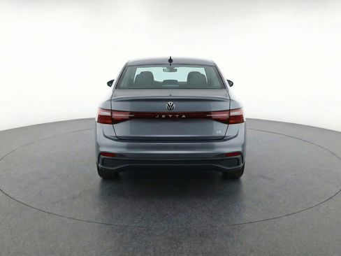 Used 2025 Volkswagen Jetta SE FWD image 7