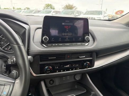 Used 2025 Nissan Rogue SV AWD/4WD image 32