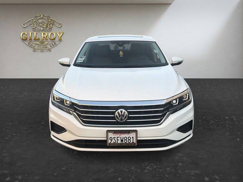 Used 2022 Volkswagen Passat 2.0T SE FWD image 2