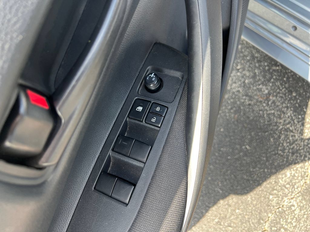 Used 2025 Toyota Corolla LE FWD image 18