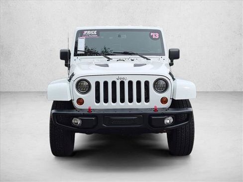 Used 2013 Jeep Wrangler Unlimited Rubicon AWD/4WD image 2
