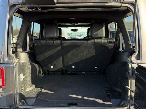 Used 2018 Jeep Wrangler Unlimited Sahara w/ Connectivity Group image 28