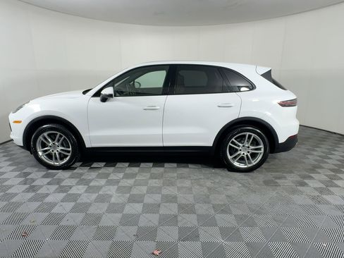 Used 2023 Porsche Cayenne image 2