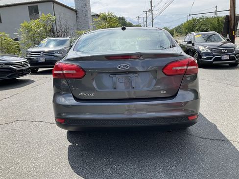 Used 2017 Ford Focus SE FWD image 6