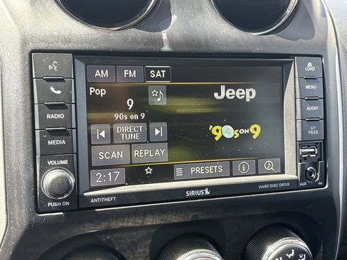 Used 2017 Jeep Compass Latitude image 15