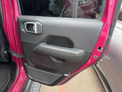 Used 2024 Jeep Wrangler Unlimited Sahara image 12