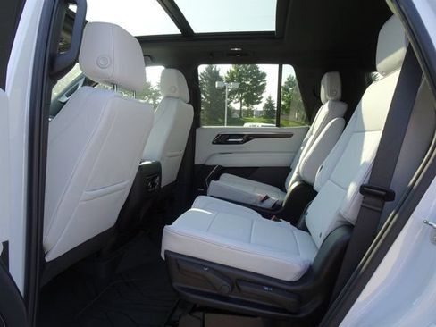 New 2026 Chevrolet Tahoe Premier w/ Sun And Tow Package AWD/4WD image 9