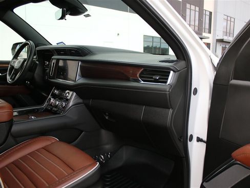 Used 2024 GMC Yukon XL Denali Ultimate AWD/4WD image 36