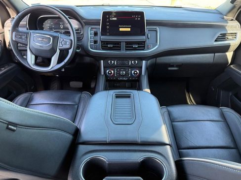 Used 2024 GMC Yukon XL SLT AWD/4WD image 14