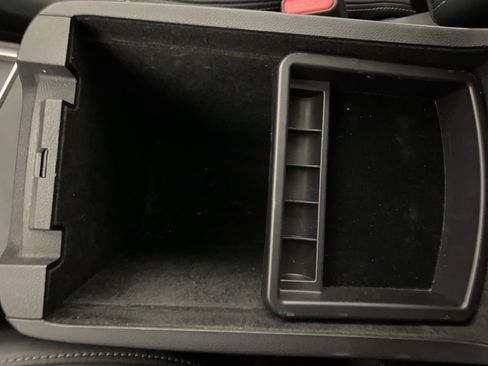 Used 2022 Subaru Ascent Limited w/ Technology Package image 32