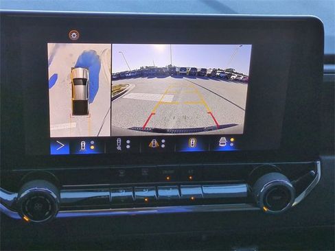 Used 2023 Chevrolet Colorado Trail Boss w/ Technology Package image 20