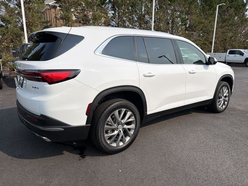 Used 2026 Buick Enclave Preferred w/ Power Package FWD image 10