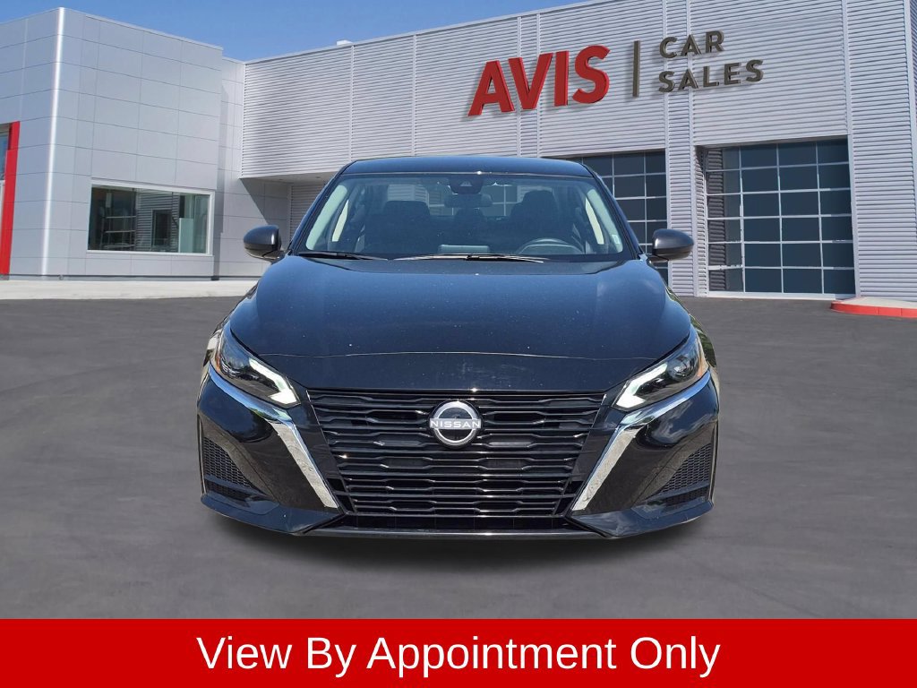 Used 2025 Nissan Altima 2.5 SV FWD image 2
