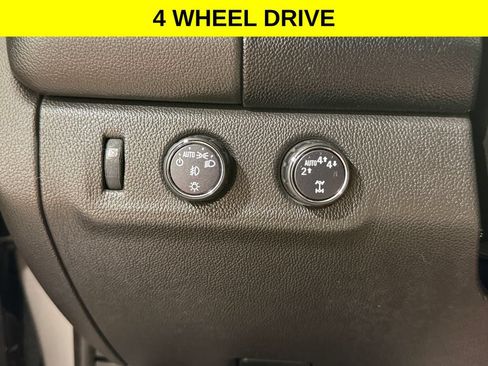 Used 2017 GMC Canyon SLE w/ SLE Convenience Package AWD/4WD image 2