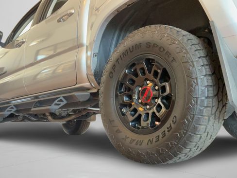 Used 2019 Toyota Tacoma SR5 AWD/4WD image 40