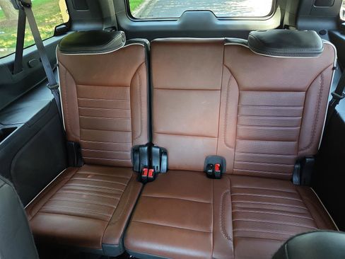 Used 2024 GMC Yukon XL Denali Ultimate AWD/4WD image 27