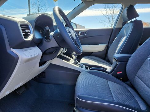 New 2026 Hyundai Venue SEL FWD image 18
