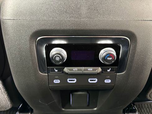 Used 2023 GMC Yukon Denali Ultimate image 23