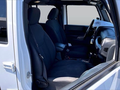 Used 2018 Jeep Wrangler Unlimited Sport S AWD/4WD image 7