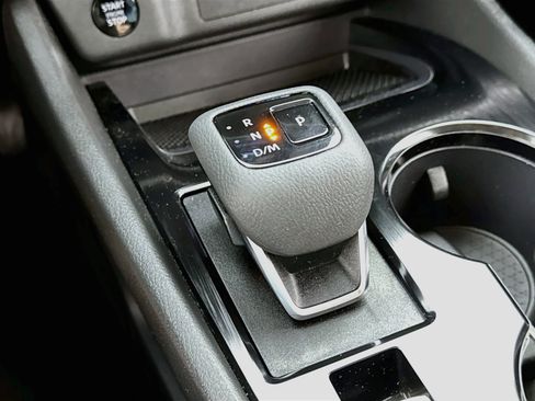 Used 2024 Nissan Rogue SV AWD/4WD image 18